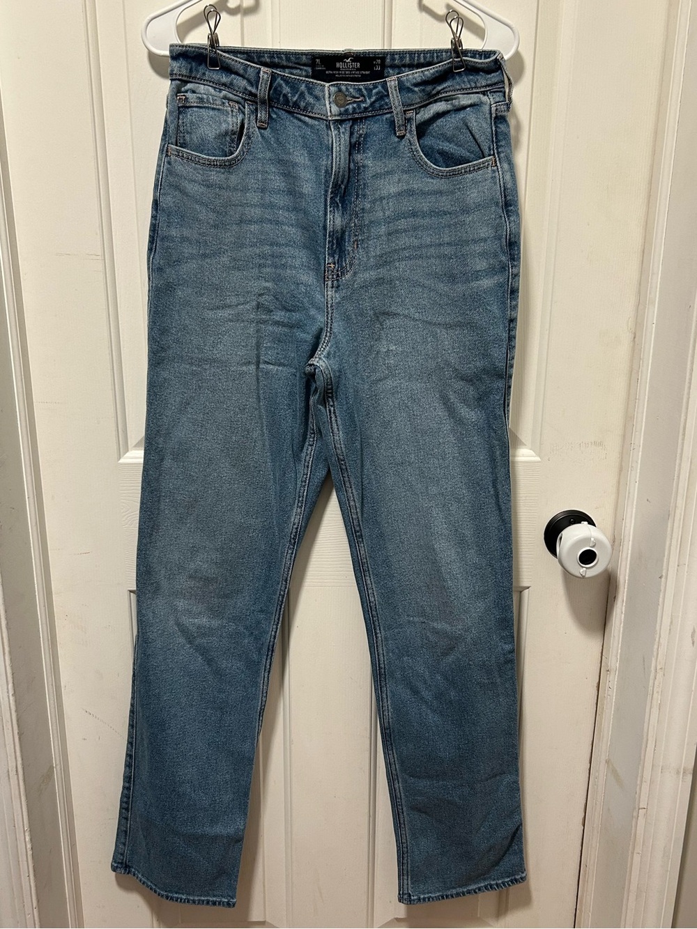 Hollister Straight-Leg Women’s Jeans